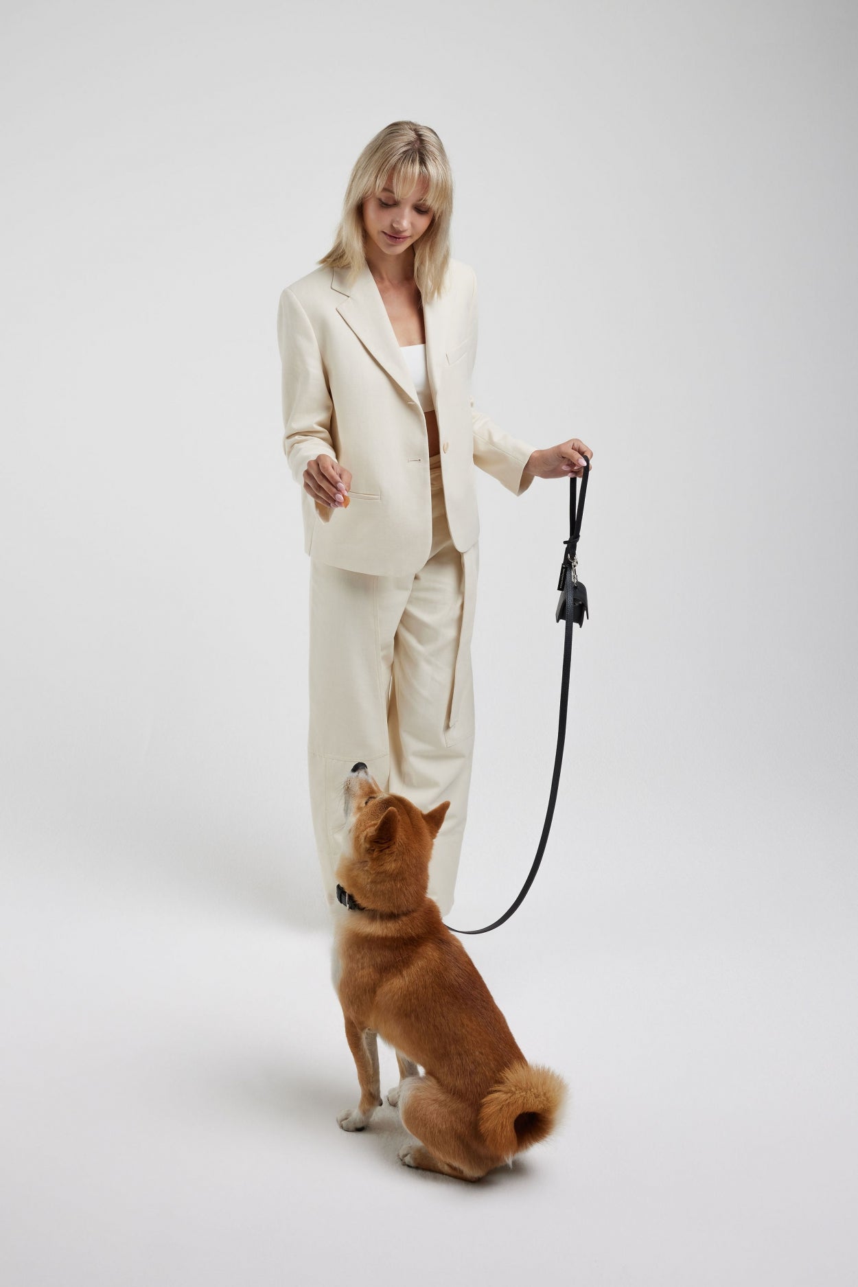 LEASH | BLACK