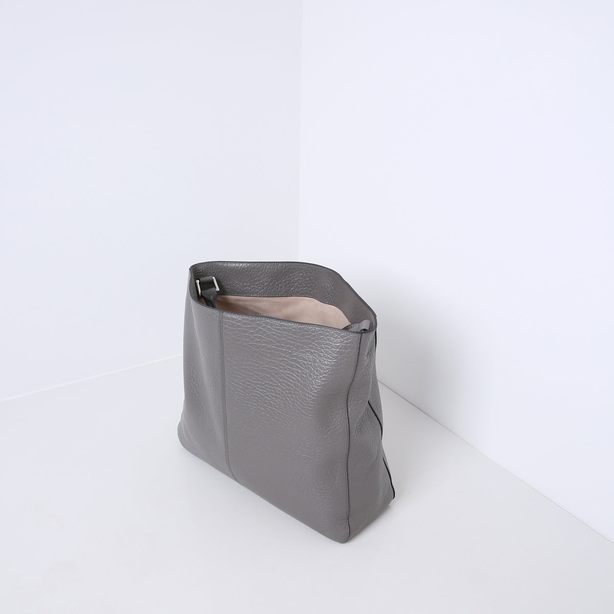 HUTTON | SLATE GREY