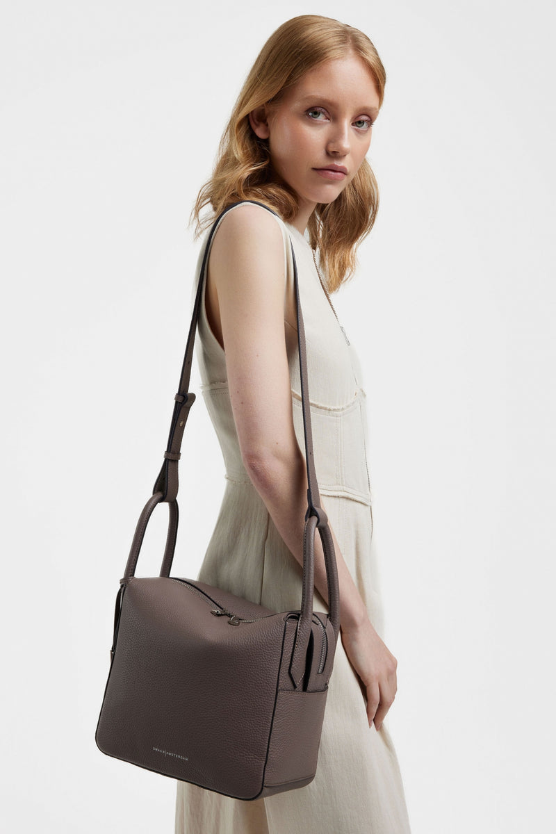 LARS | DARK TAUPE
