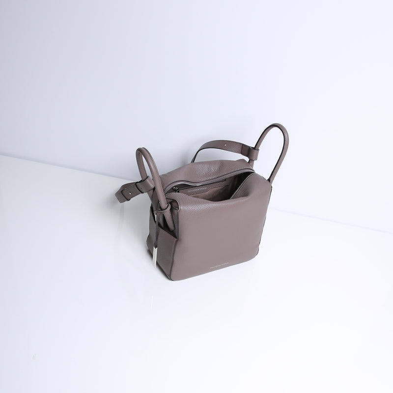 LARS | DARK TAUPE
