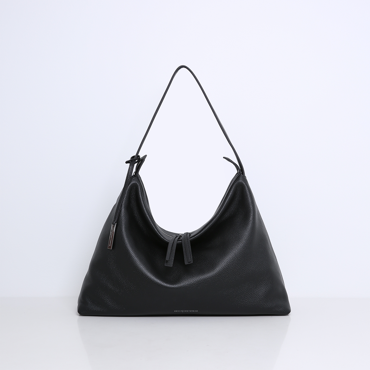 LINDA | BLACK