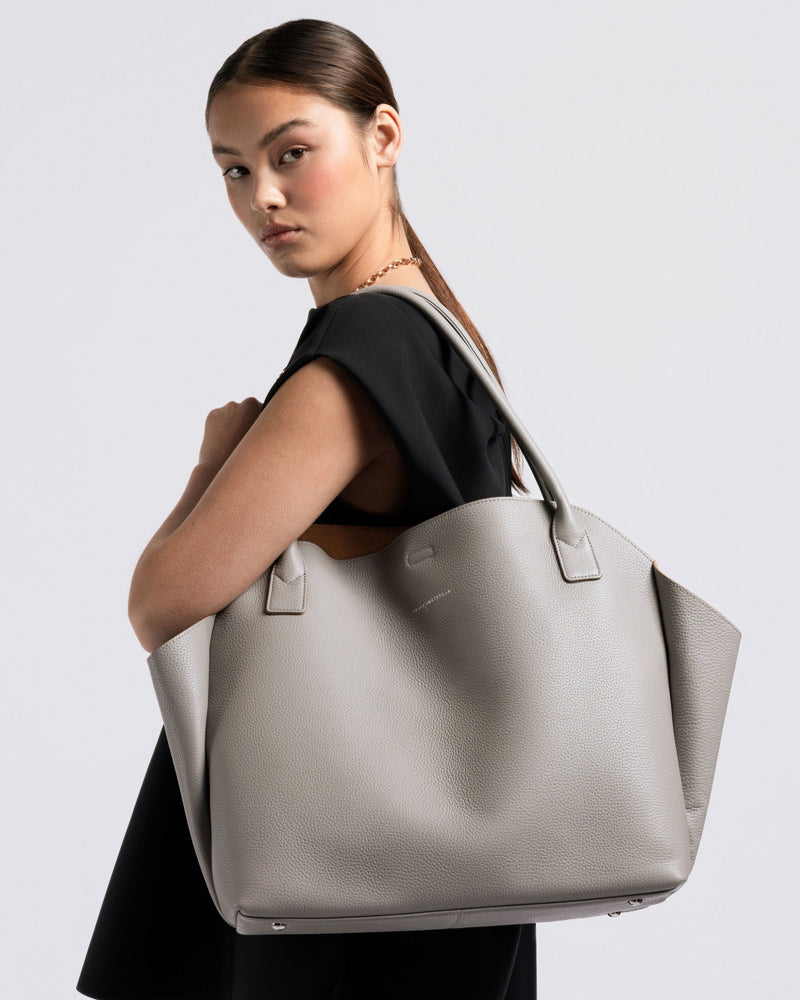 MIKA | TAUPE