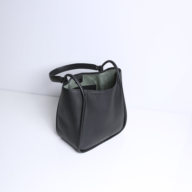 NINA | BLACK