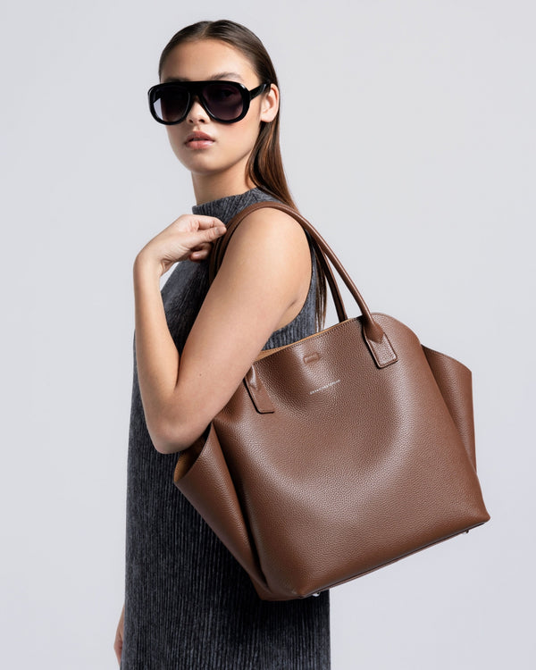 LOLA | CAMEL